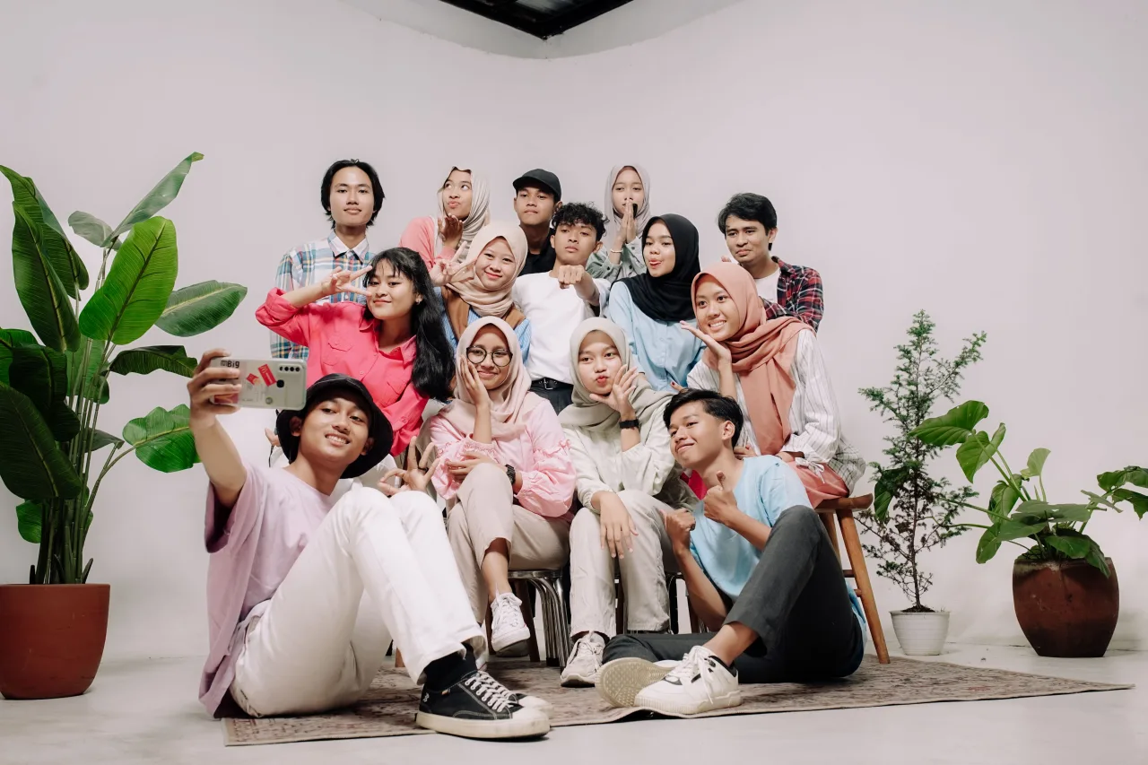 Contoh hasil foto force/foto ramean di Vibesroom Studio