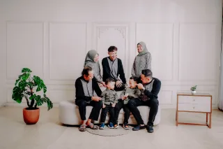 Thumbnail contoh foto family di Vibesroom Studio