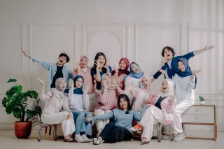 Thumbnail contoh foto force/foto ramean di Vibesroom Studio